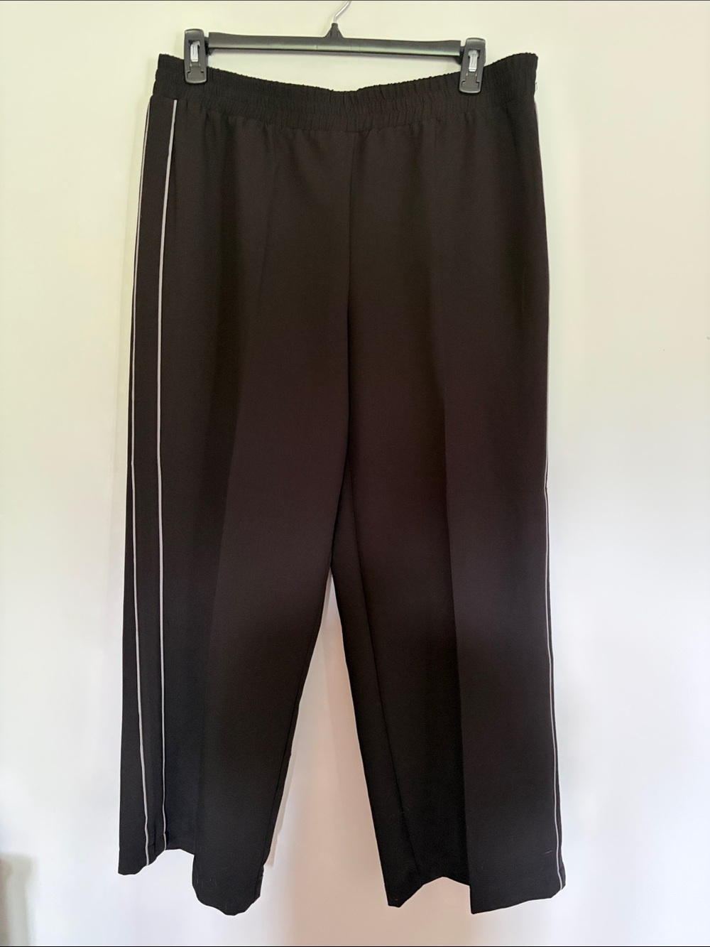 Relaxed Black Wide-Leg Pants with White Side Stripe